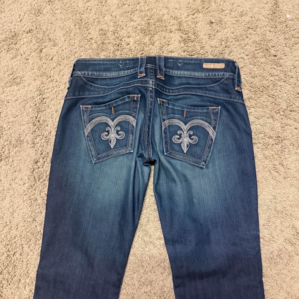 Stylish Blue Jeans with Embroidered Pockets